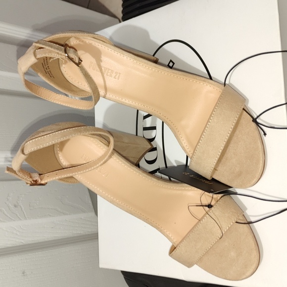 Heels - Picture 1 of 3